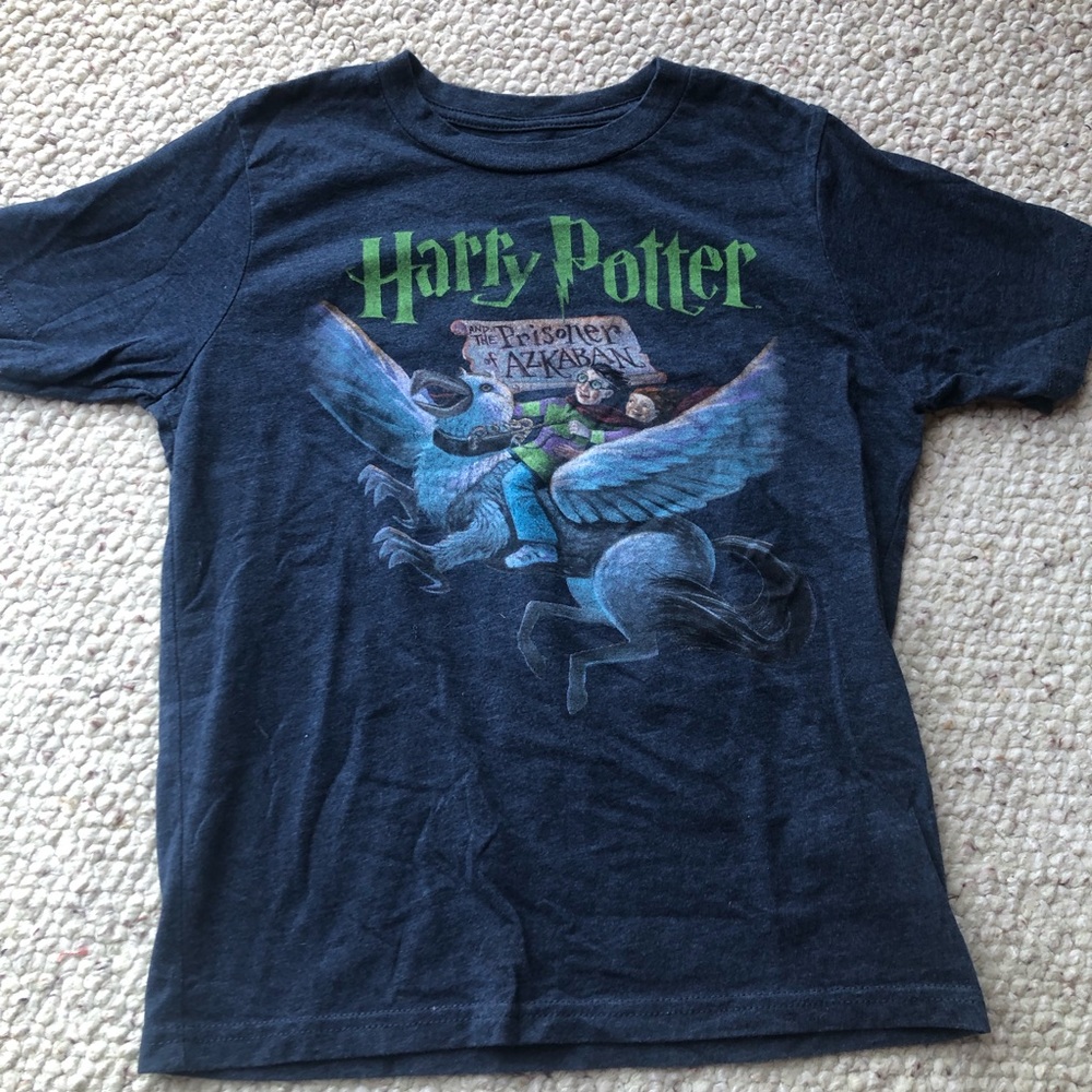 Harry Potter T Shirt Prisoners of Azkaban Book Cover.   Size 8.
